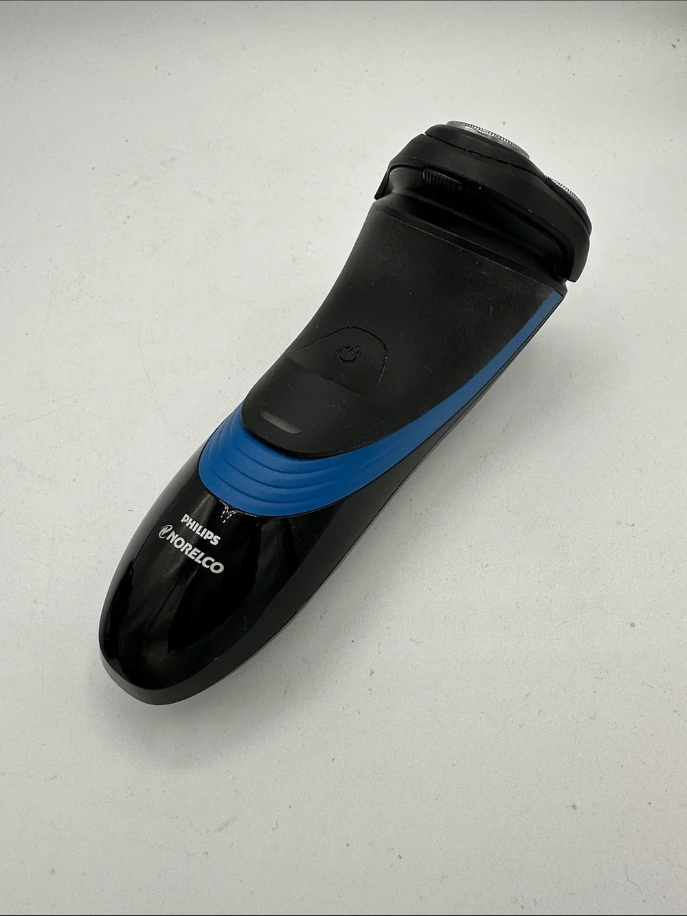 Philips Norelco S1560 rechargeable shaver with pop-up trimmer